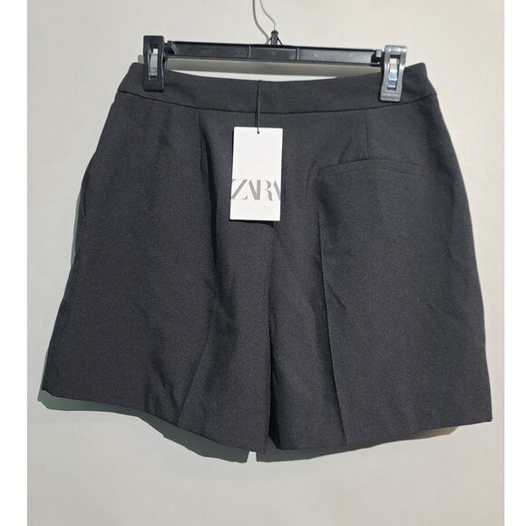 Zara Chain Front Shorts NWT - Picture 2 of 4